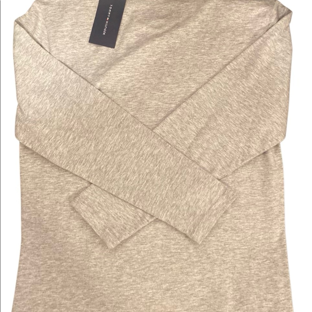 Tommy Hilfiger boys long sleeve - Picture 3 of 3